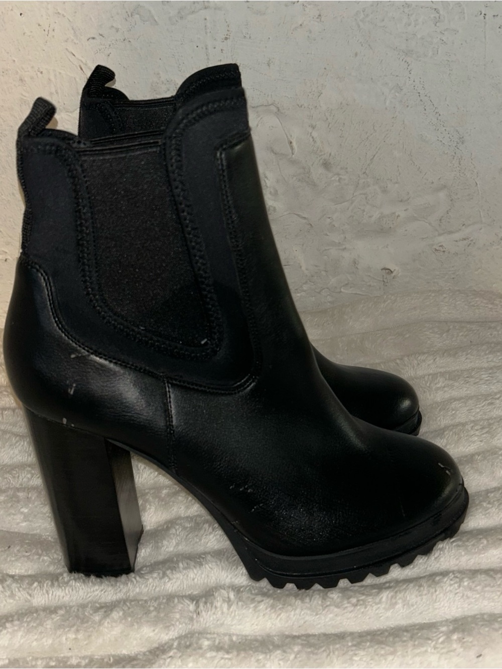 ALDO Black Chelsea Ankle Boots Women’s 8 Chunky Block Heel Lug Sole Platform